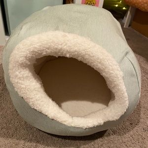 Boots and Barkley Cat Bed